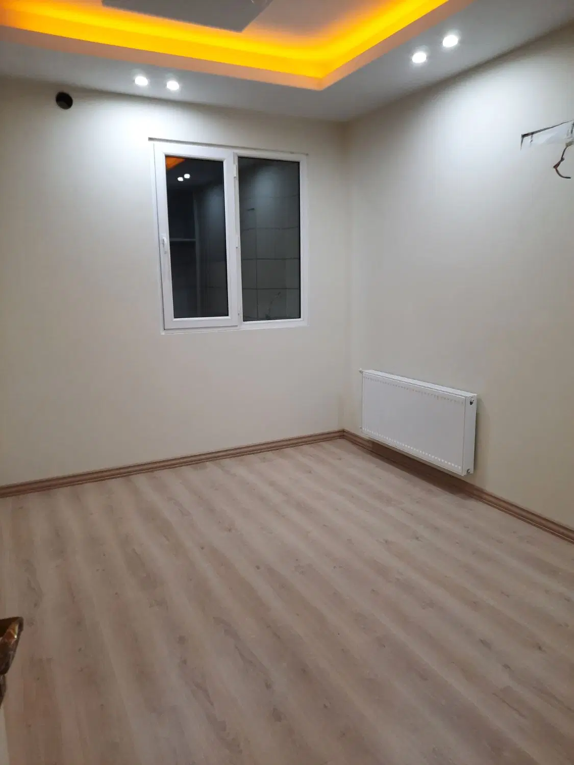 فروش ۱۰۰ متری * گوهردشت فاز۳ بلوک ۲* فول امکانات