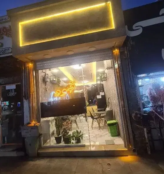 مغازه تجاری حدودا۲۷مترواقع در مرکزشهر حاشیه خیابان