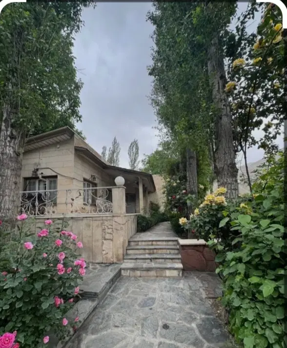 360 متر ویلایی_مطهری شمالی _درب ساختمان