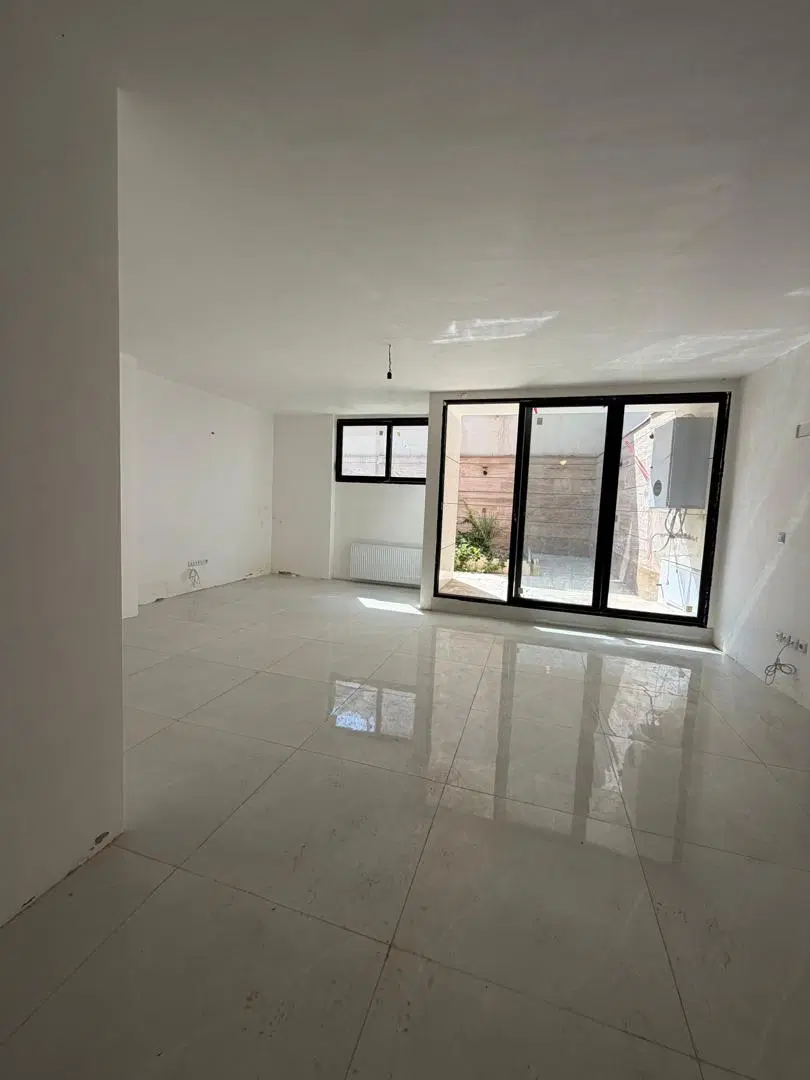 آپارتمان ۹۰متر ۲خواب همکف حیاط دار خ بید آبادی