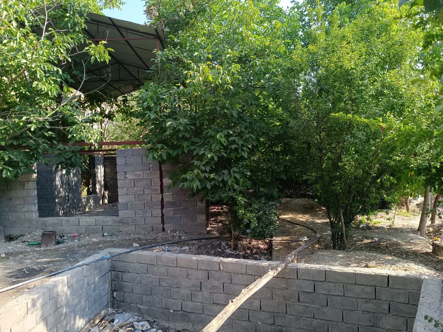 خانه باغ با آب چشمه 24 ساعته