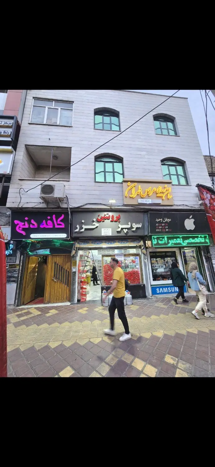 واحد اداری در بهترین موقعیت خیابان اصلی کیانشهر