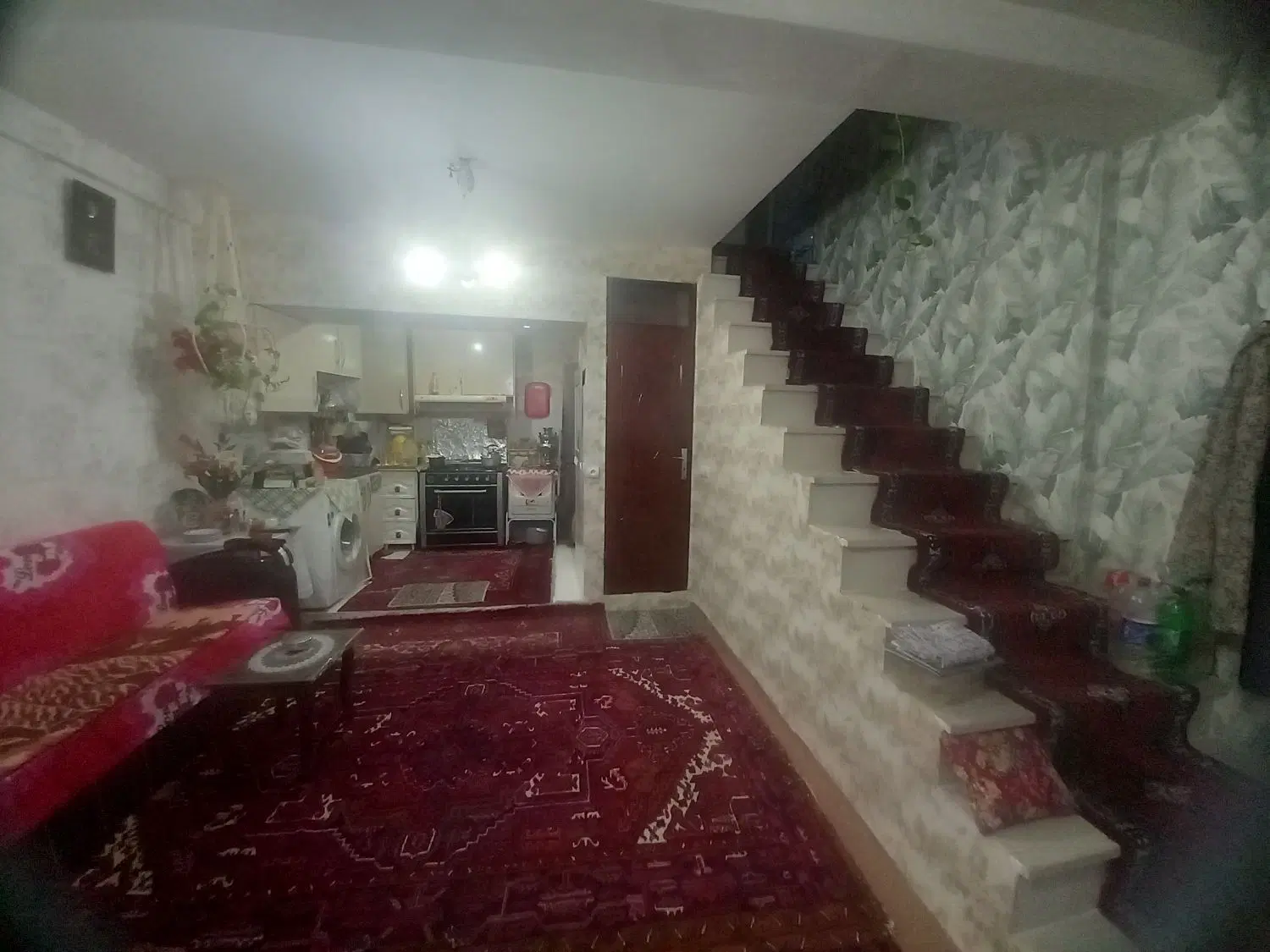 حیاط دو طبقه در ائل گلی
