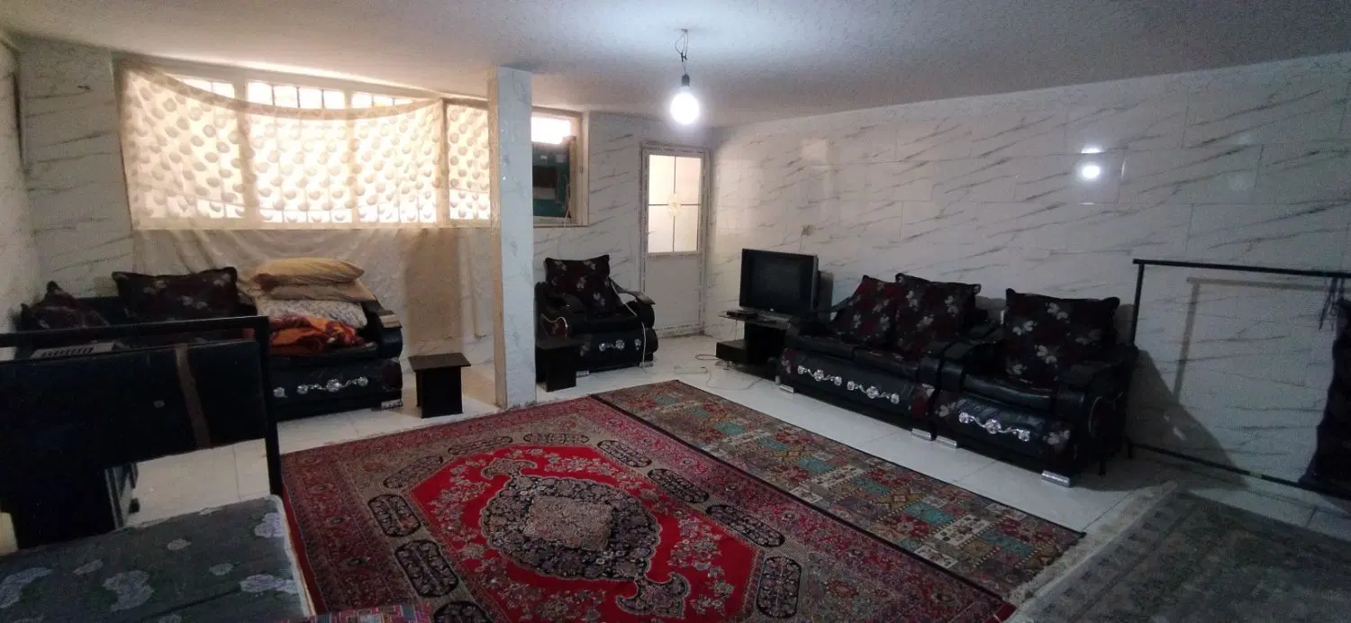 ۷۰ متری حیاط دار