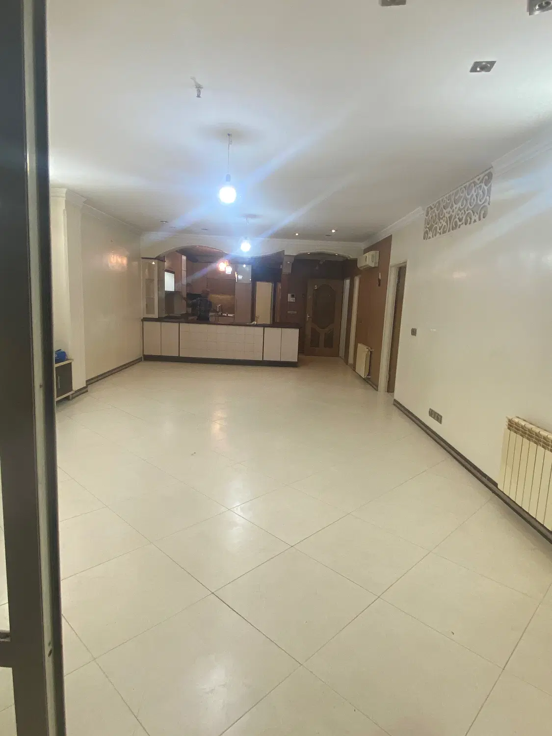 آپارتمان سه خوابه فلکه ماه فرخی