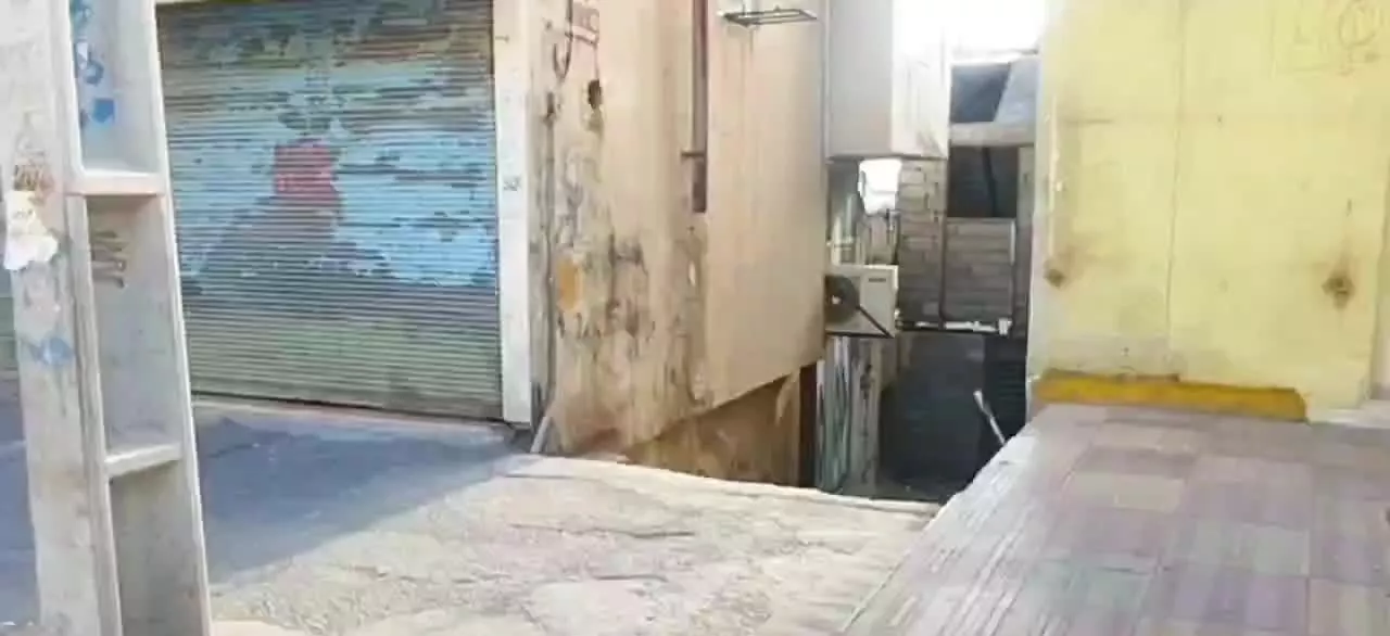 فروش مسکونی دونبش بر خیابان یک طرفه سیروس