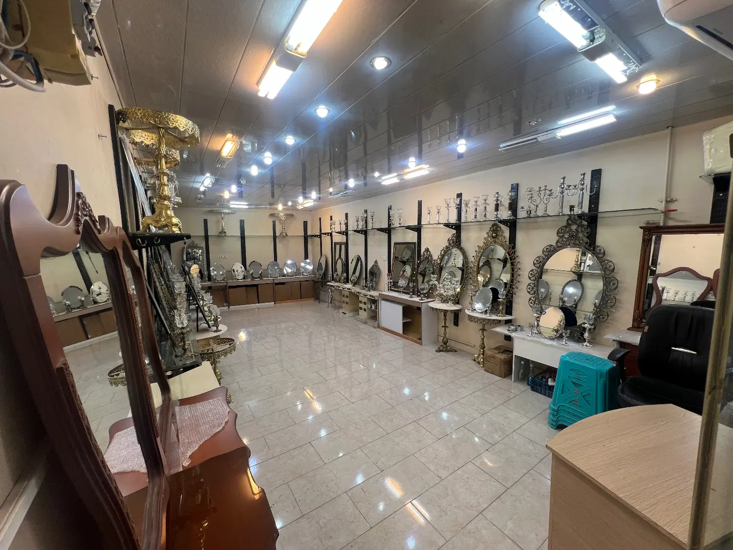 سرقفلی یک باب مغازه واقع در پاساژ فرحزاد بابل