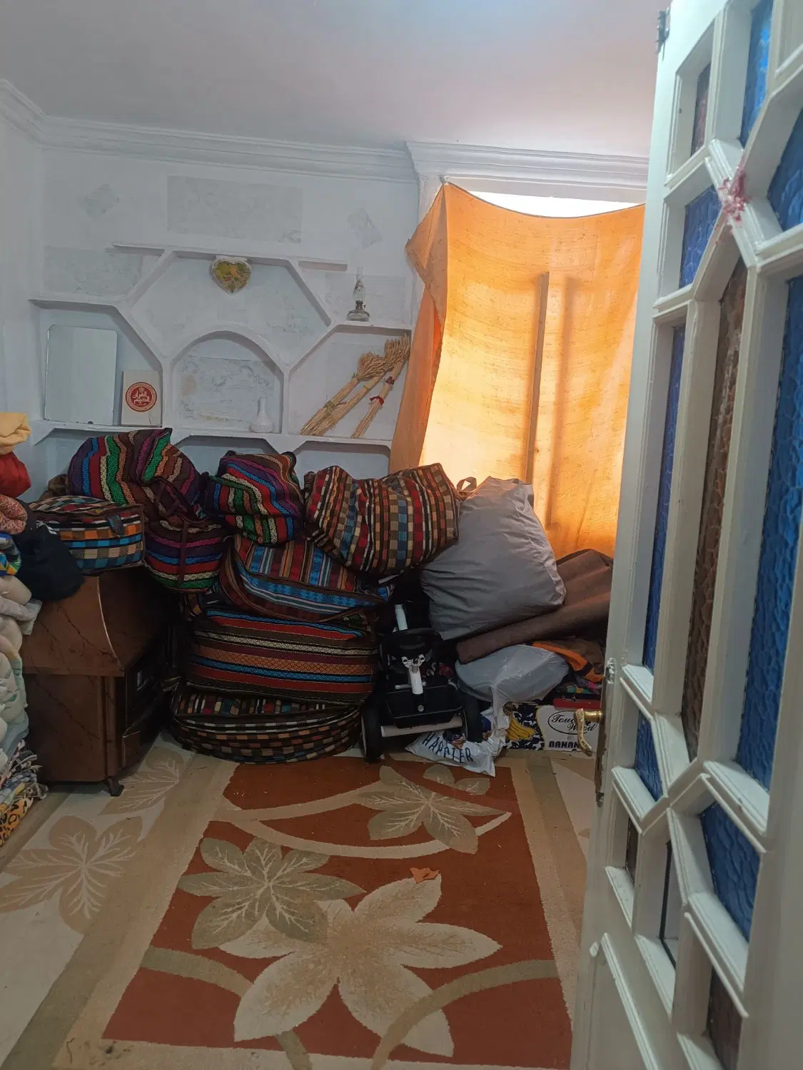 منزل دو طبقه دربست هر طبقه ۱۰۰ متر