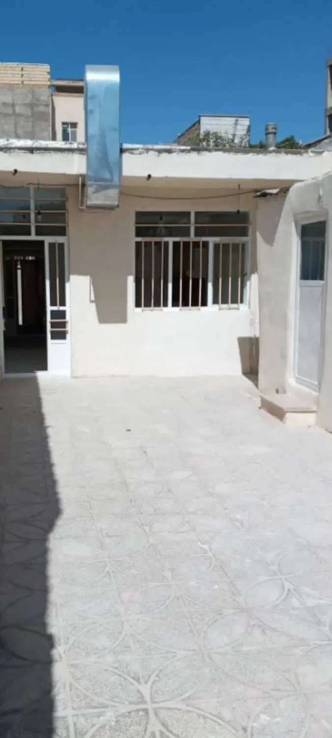 خانه ویلایی ۱۱۰ متری مهرشهر طالقانی شرقی