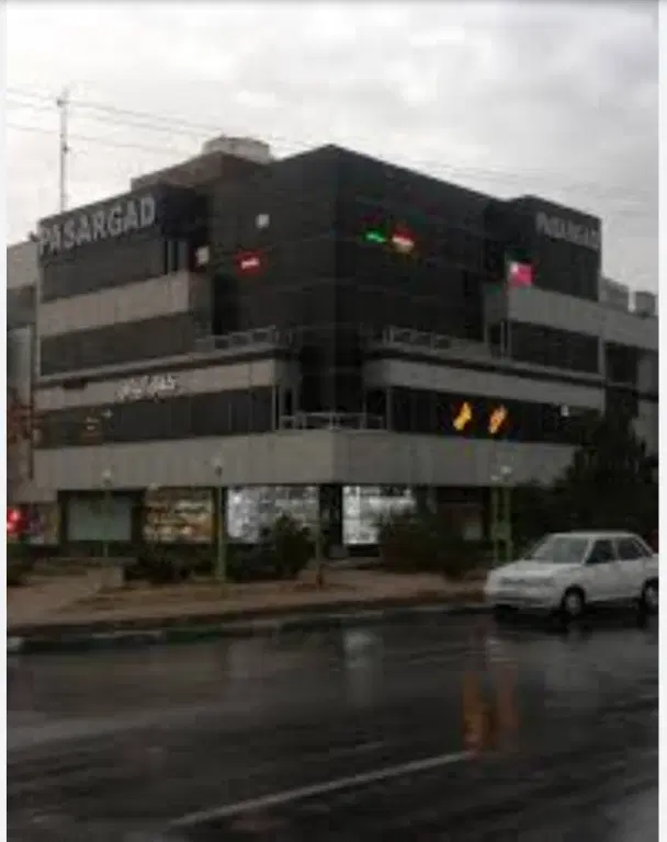 مغازه سه نبش