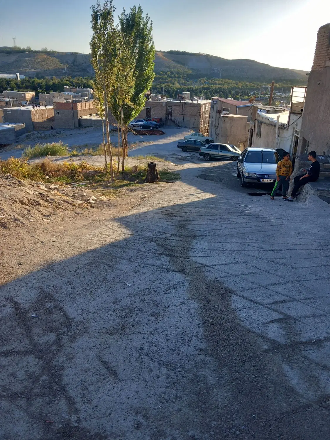 زمین خ