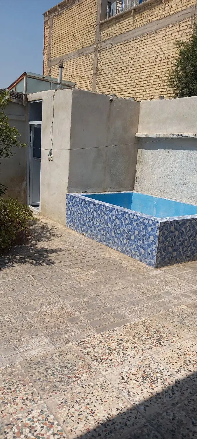 فروش منزل ۱۲۶ متری خیابان حسینی