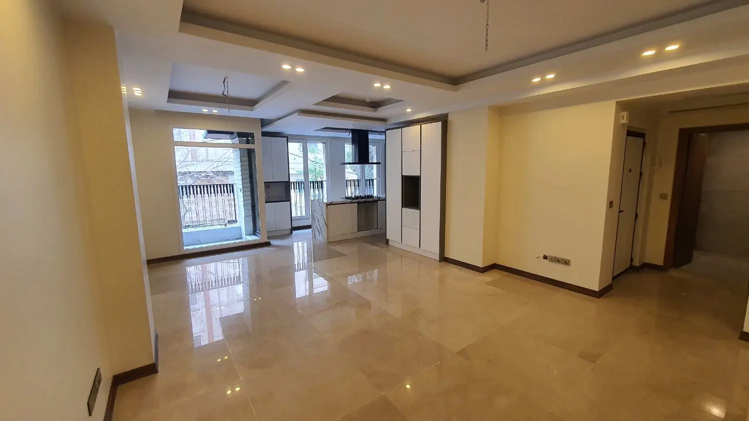 دروس پاسداران ۱۰۵ متر نوساز