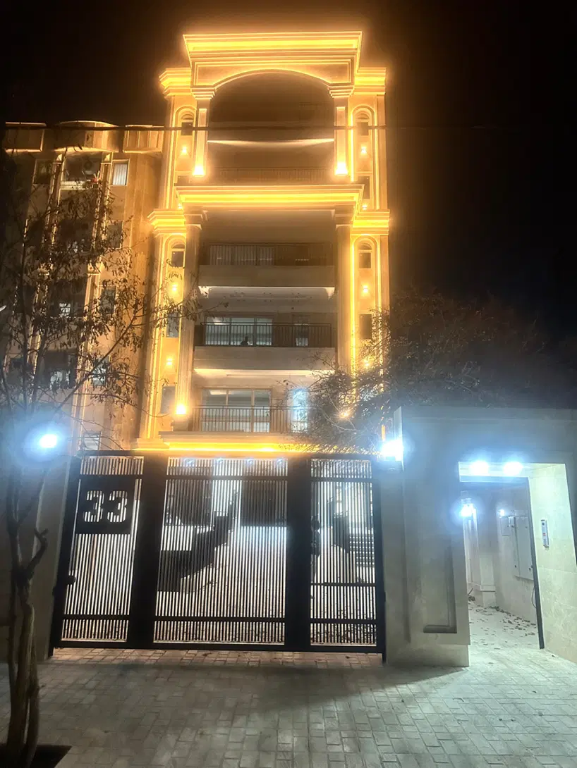 واحد ۱۷۶ متری لوکس