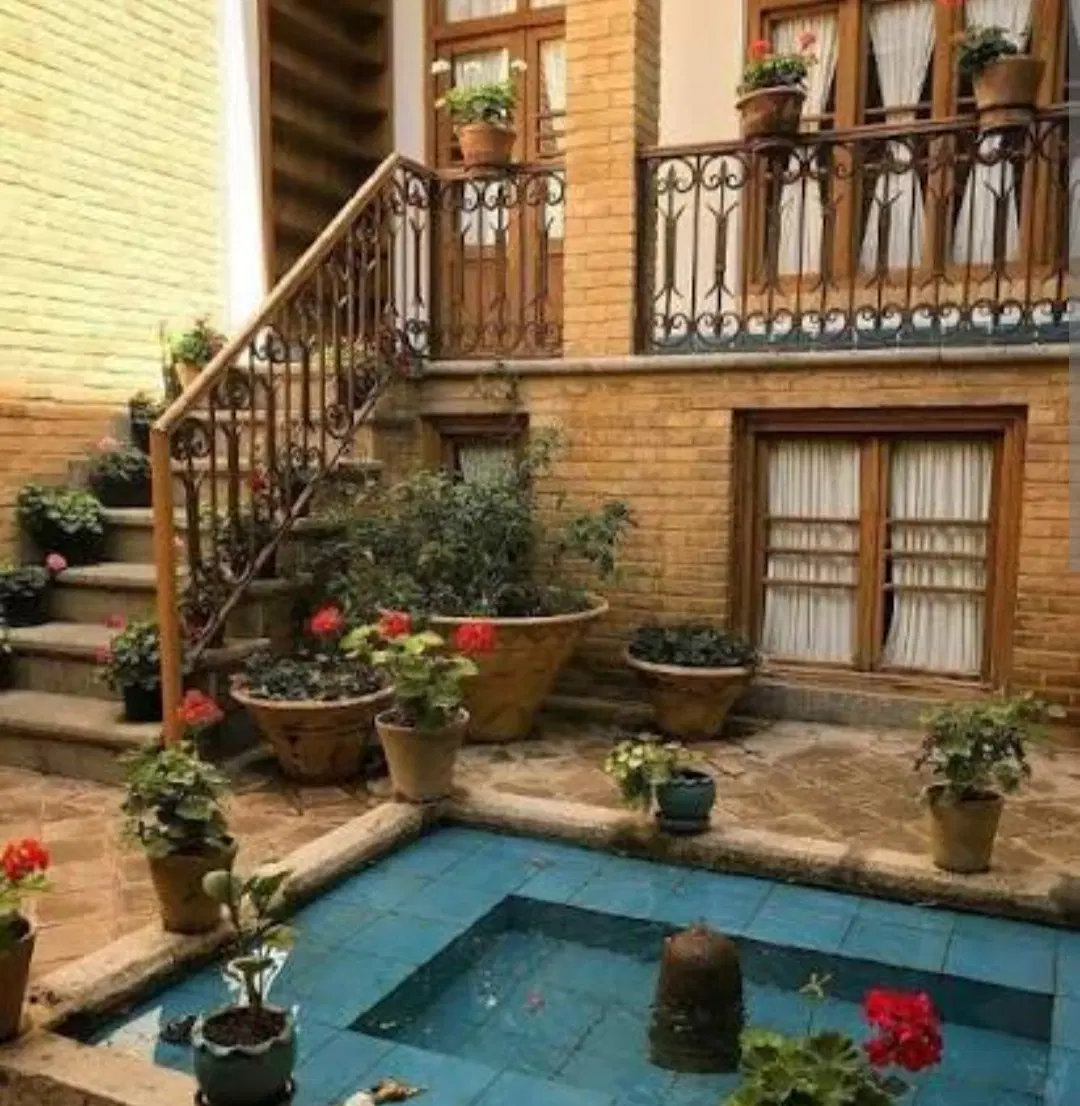 خانه کلنگی در مولوی