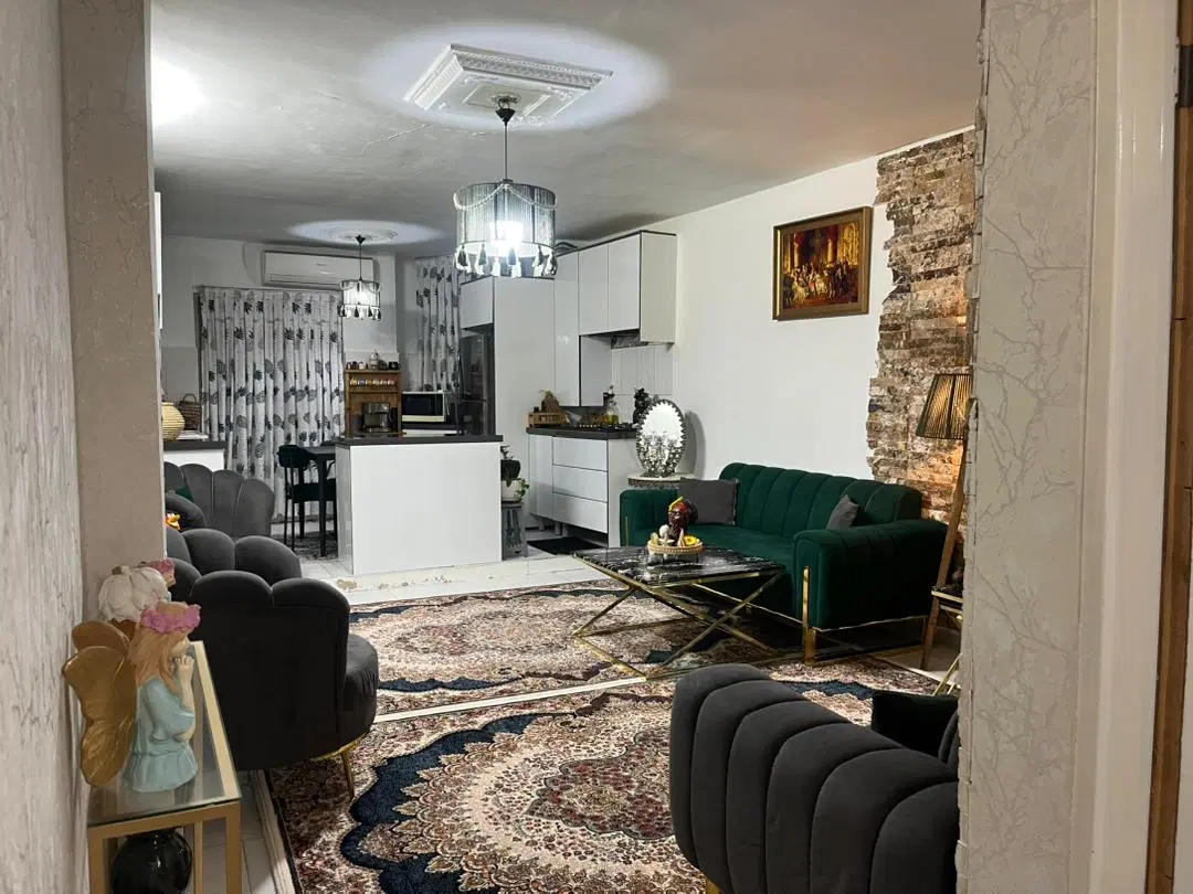 واحدی ۶۸ متری خودم مالک هستم.