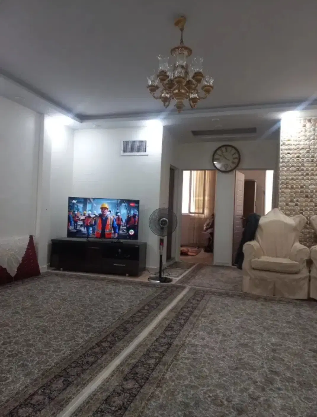 ۸۰ متر دو خوابه ، تک واحدی ( فوق العاده خوش نقشه)