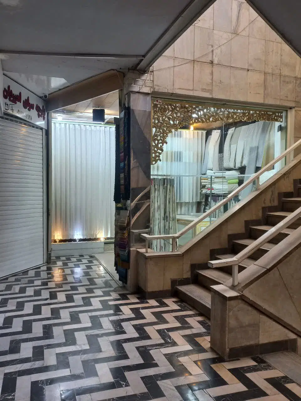 مغازه مناسب طلافروشی