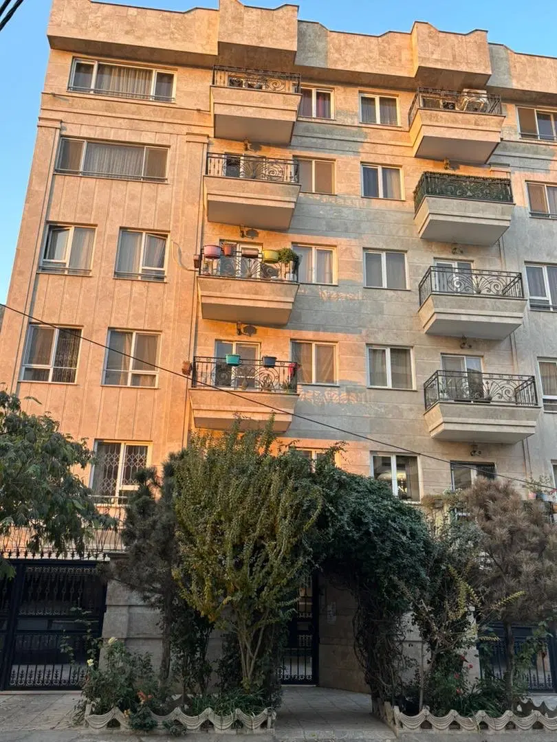 آپارتمان ۹۰ متری دو خواب مهرشهر