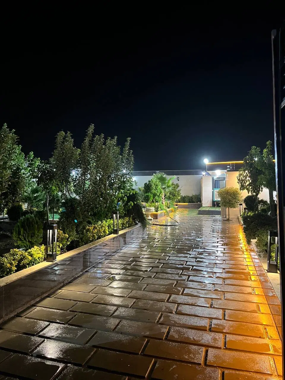 باغ ویلایی شیک دنج ۴۵۰ متر دهشاد شهریار باغستان