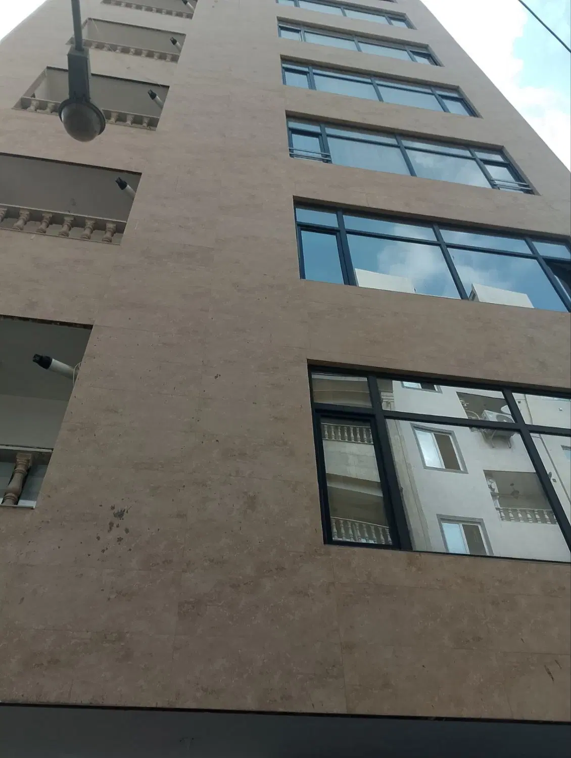 آپارتمان 100متری ایثارگران عبادی صفدری نژاد مطهری