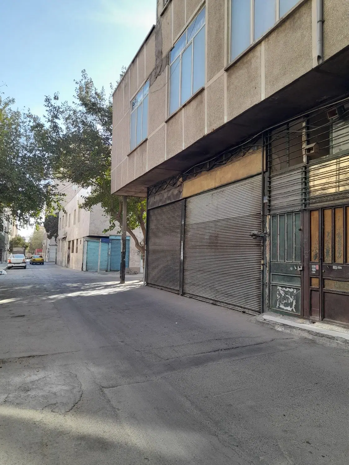 مغازه بالکن دار