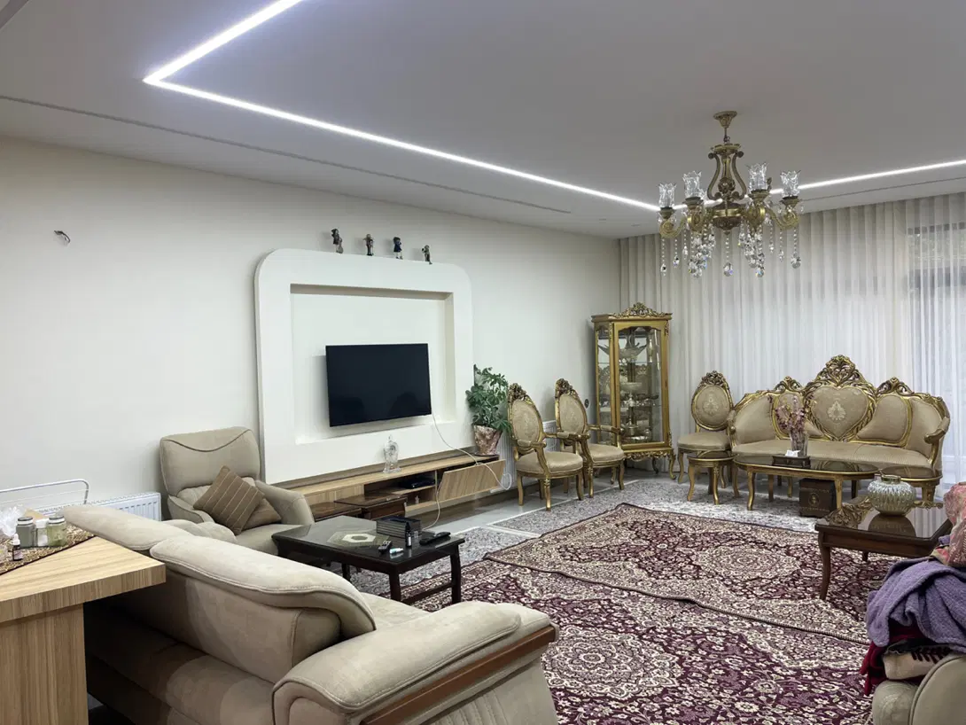 اپارتمان جنوبی رباط سوم