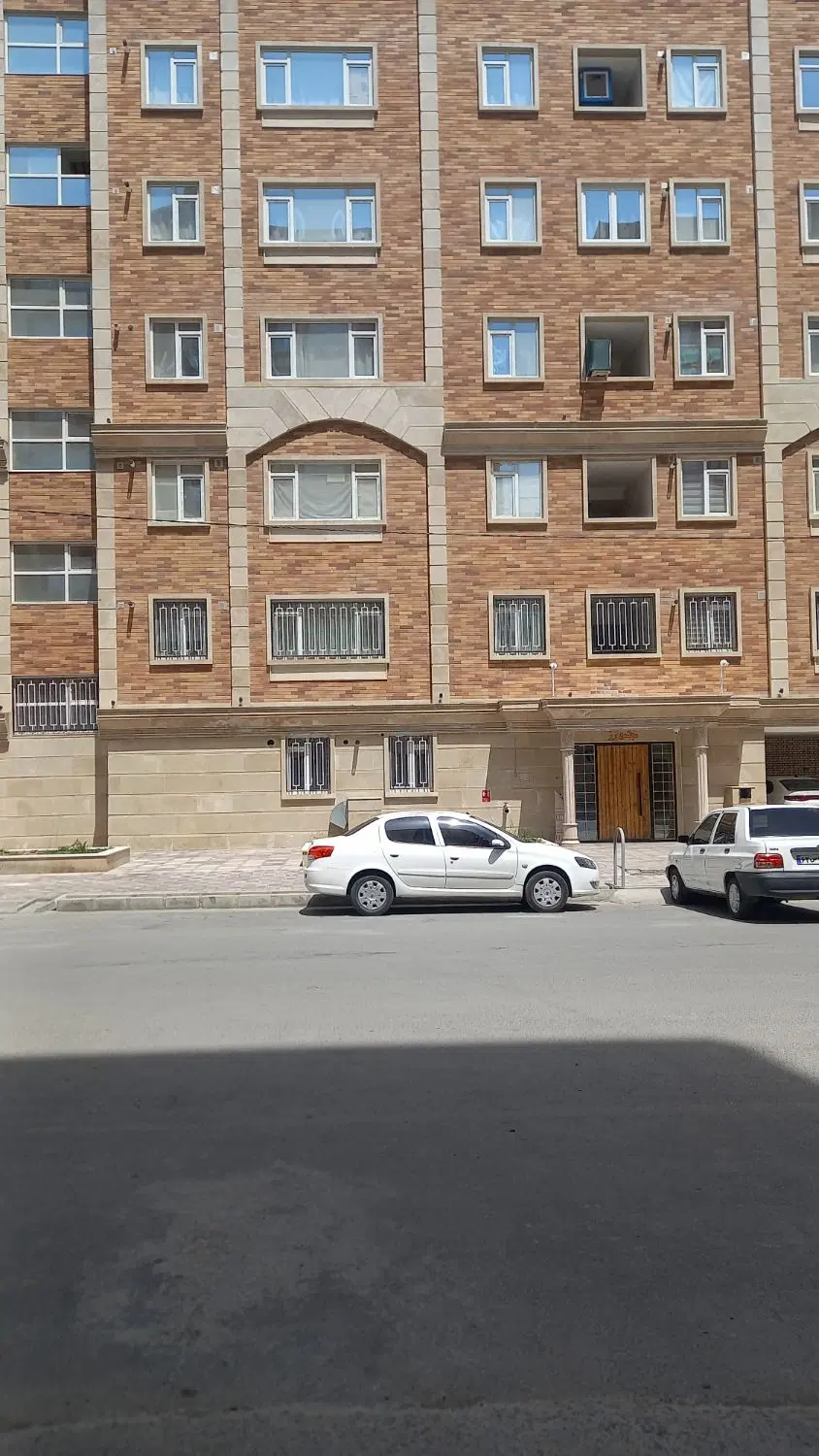 آپارتمان ۹۰متری مجتمع شهید سلیمانی