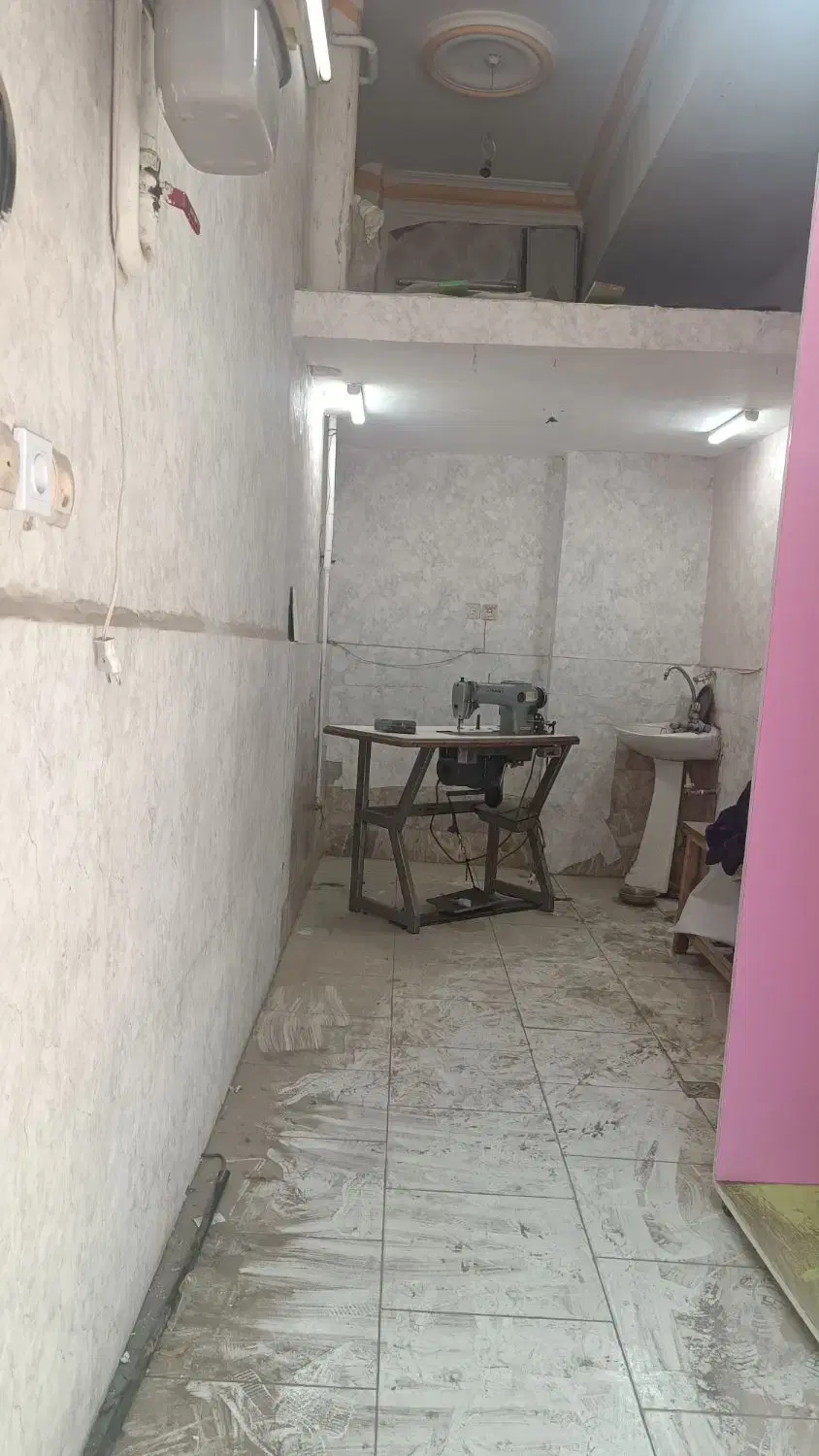 مغازه تجاری فروشی