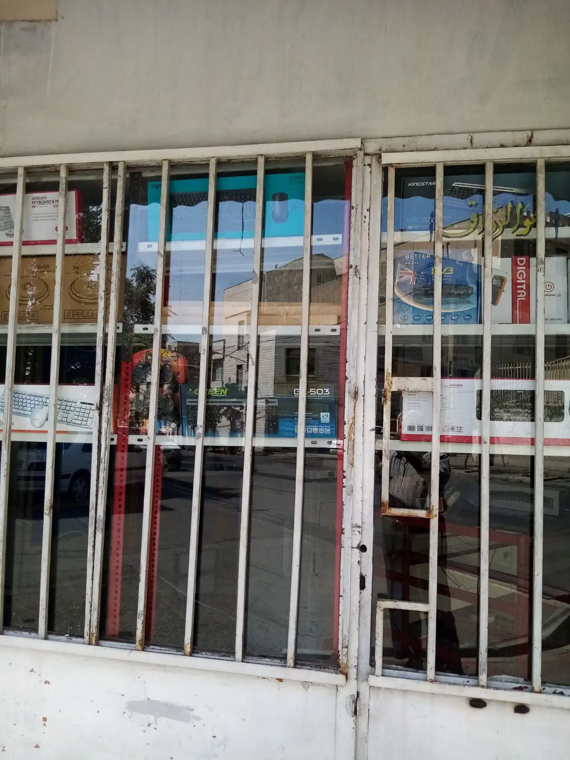 تهرانسر 30متر کافی نت
