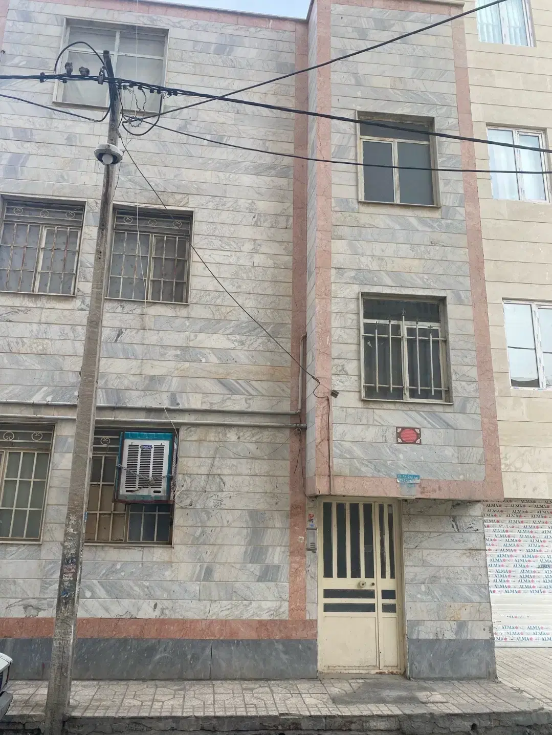 خانه دوطبقه ونیم یکجا