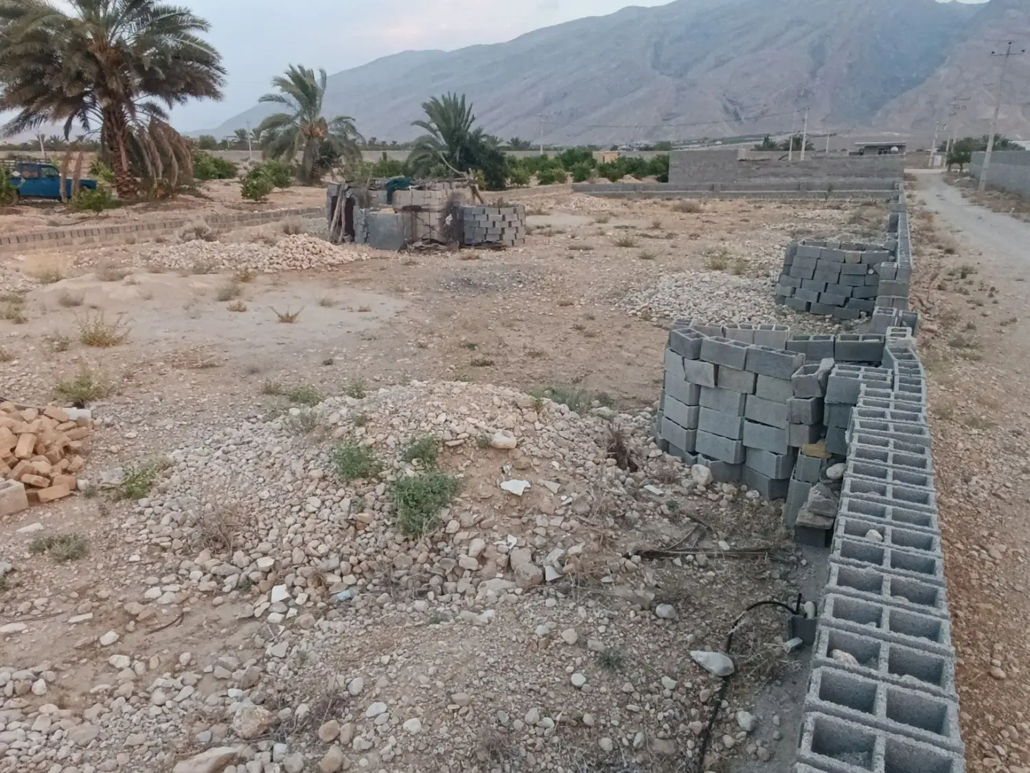 زمین فروشی