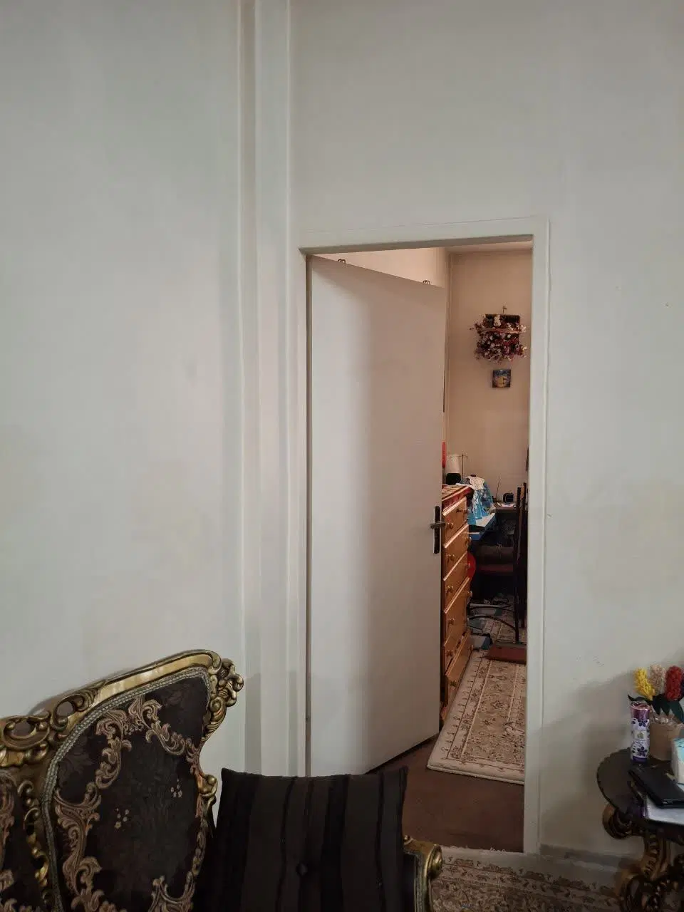 ۵۶ متر خیابان محبی نرسیده به میدان بروجردی