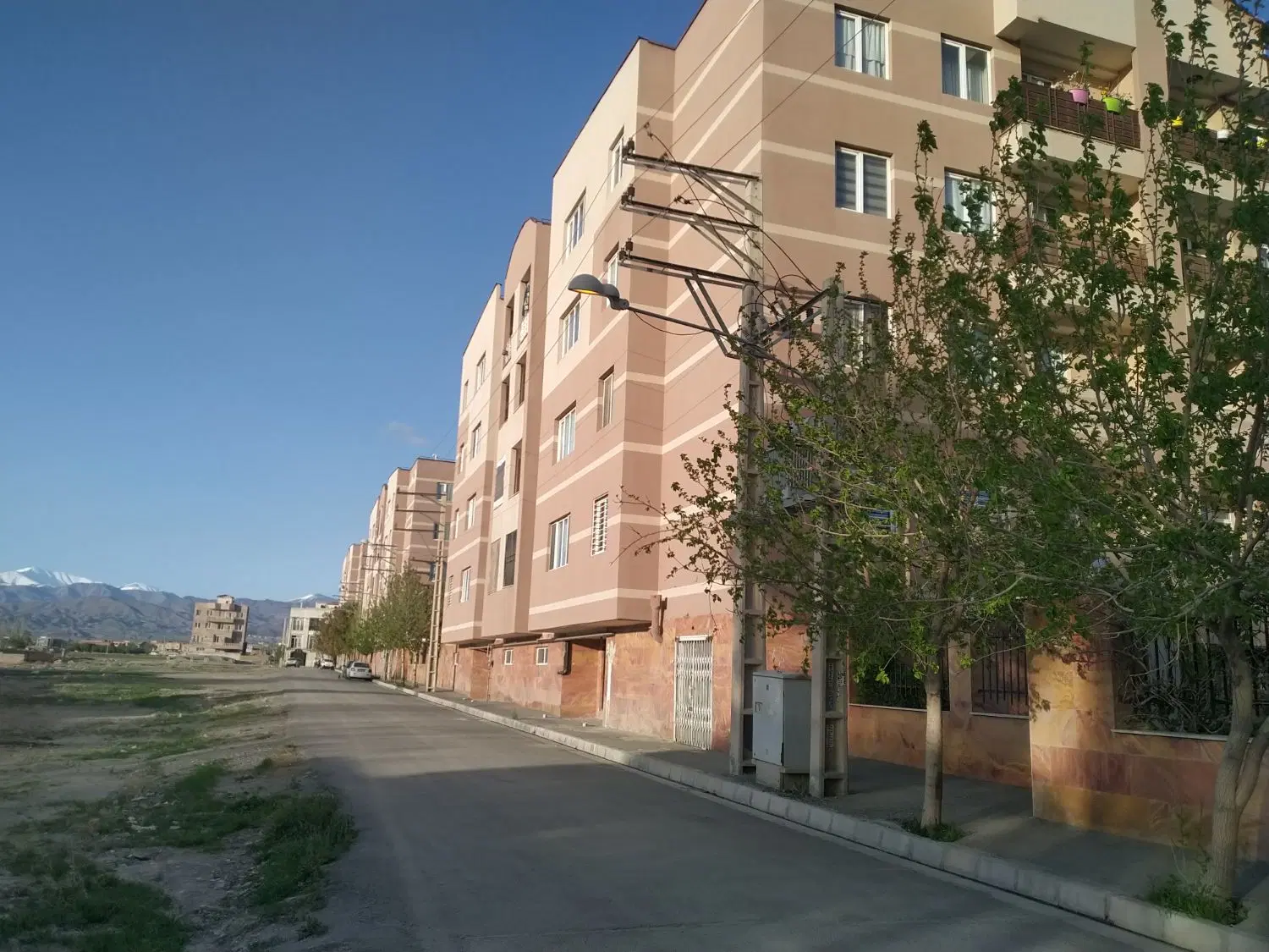 آپارتمان سنددار مهرشهر بوستان 94متری