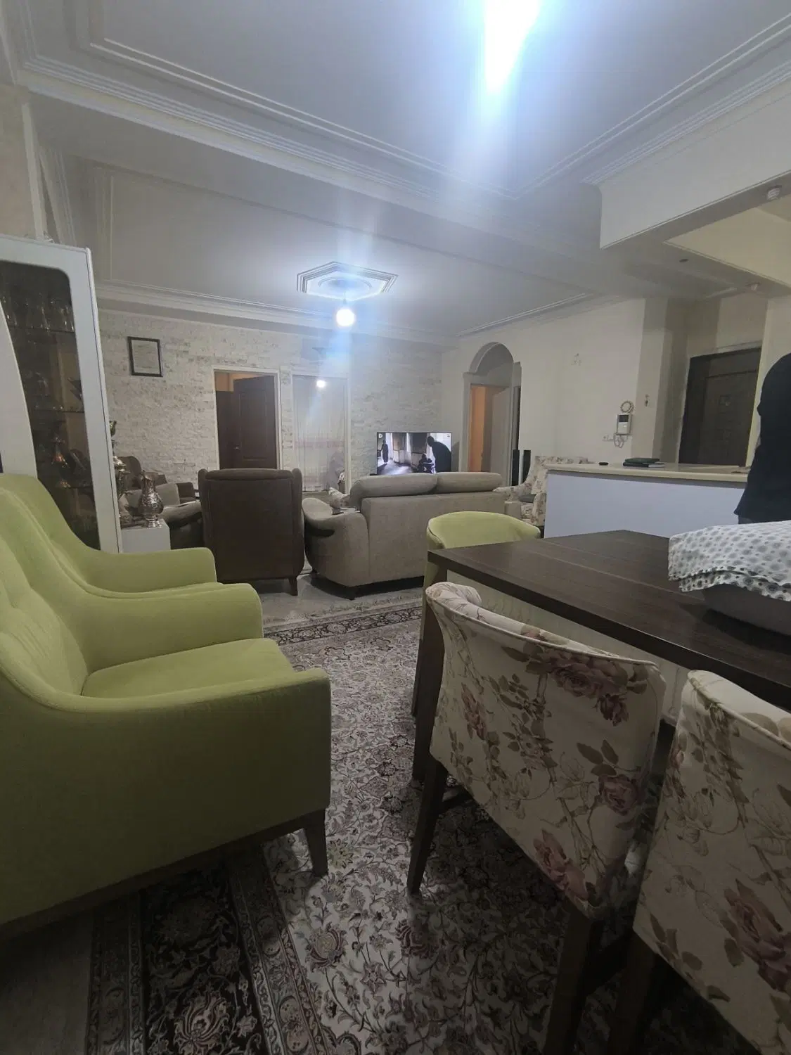 ۱۰۰ متر سعادت آباد خ آسمانها تکواحدی