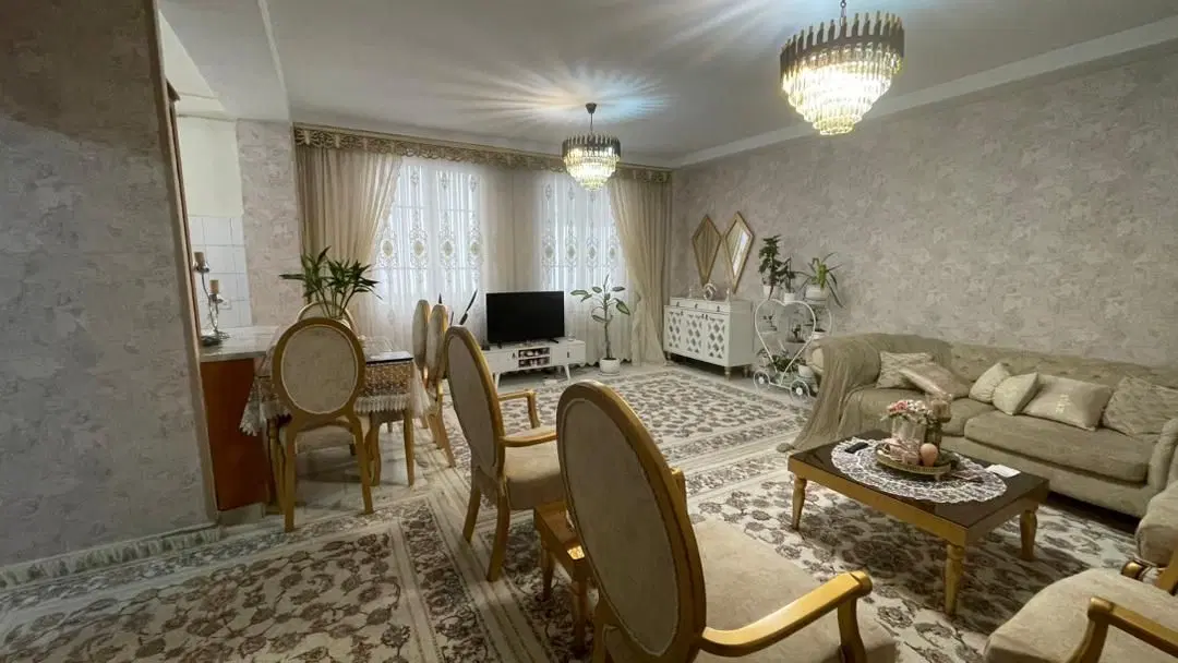 واحد شخصی طبقه اول‌ خیابان پیک
