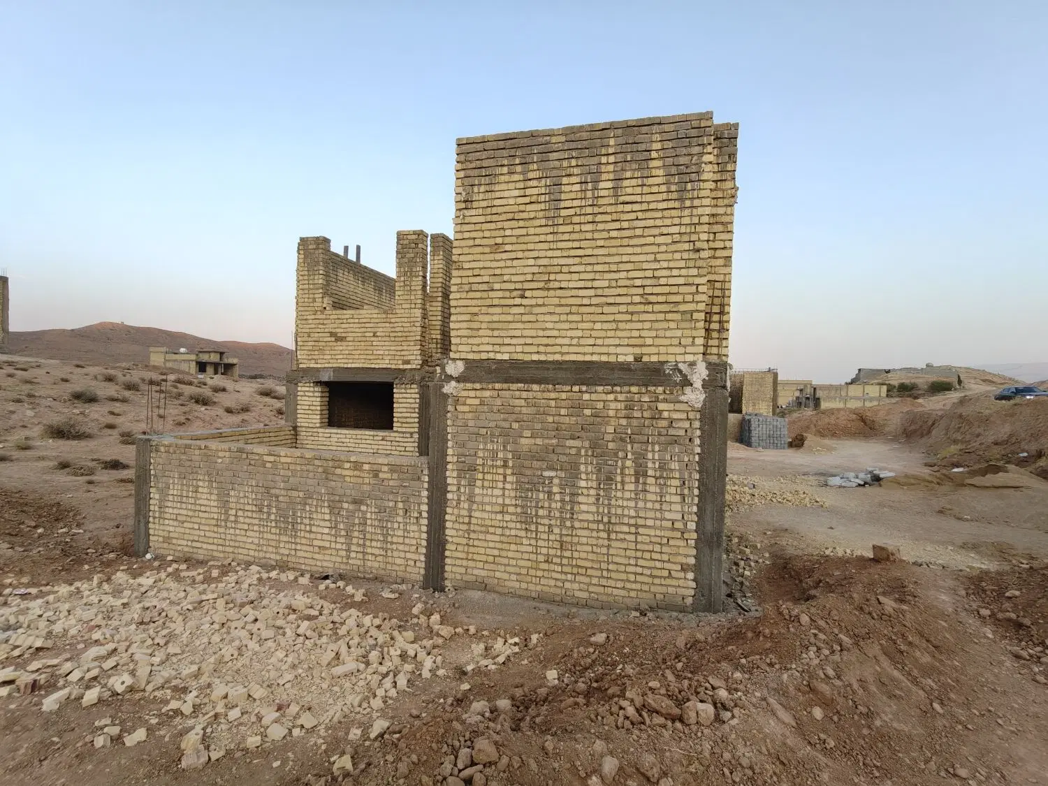 فروش زمین دارای اسکلت کیان آباد