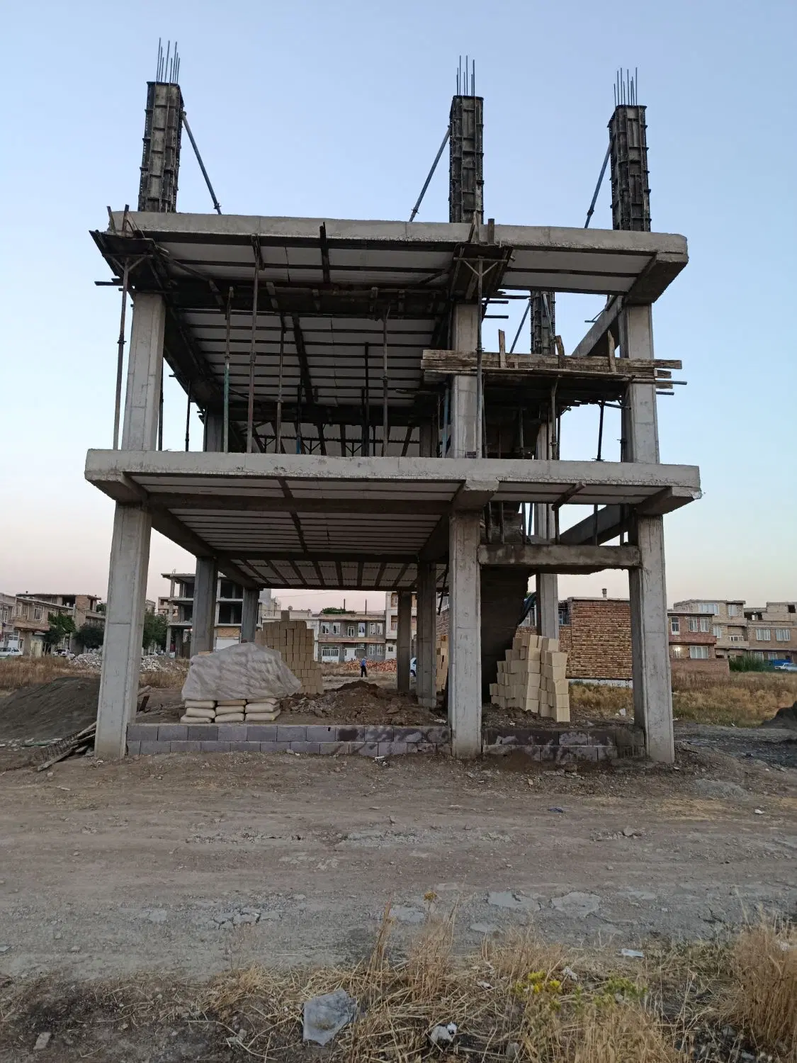اسکلت بتن یوسفی 2خیابان گل سرخ