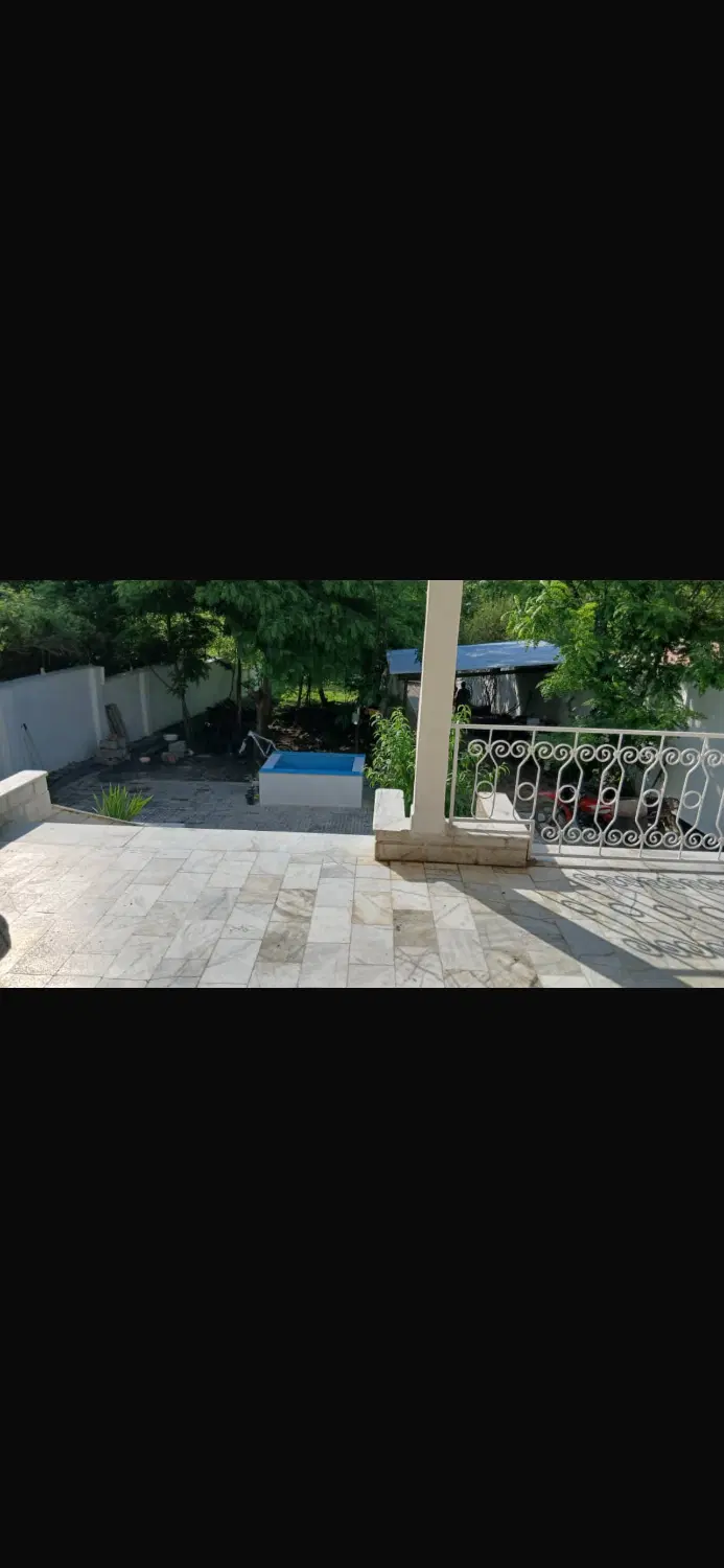 زمین با ۱۵۰ متر بنا