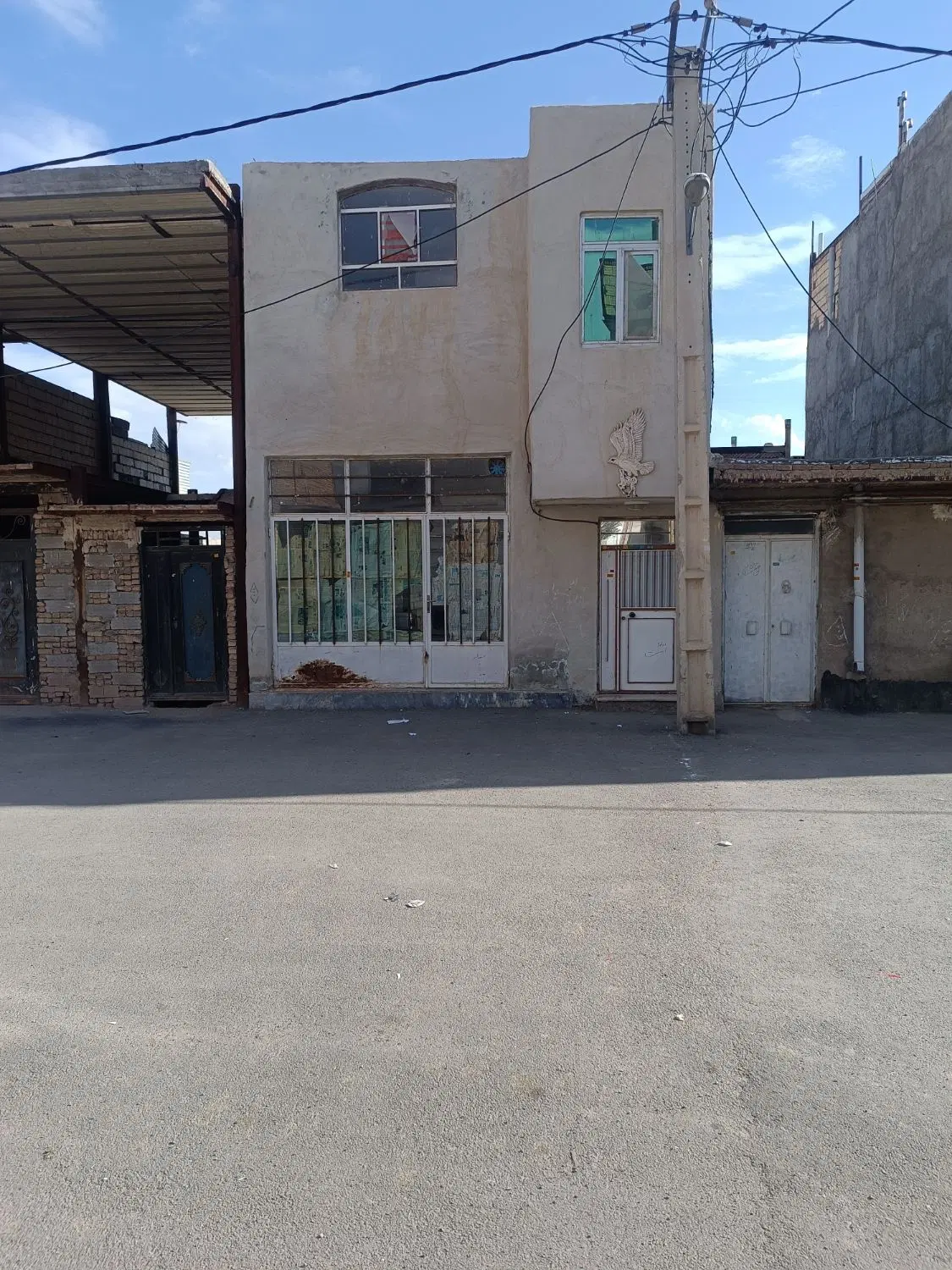 حیات دو طبقه ۹۰متری آناخاتون