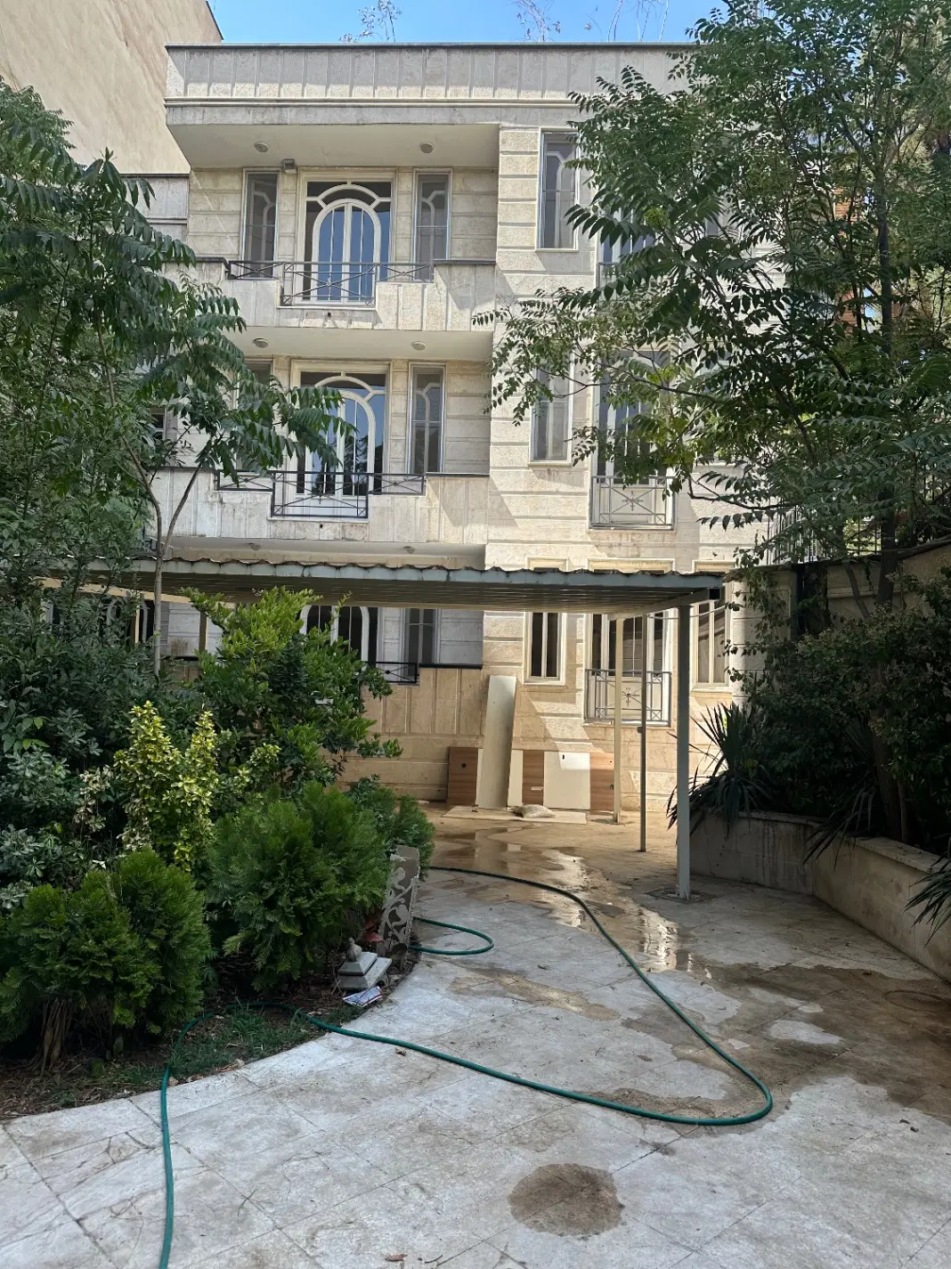 خانه کلنگی ۳۰۰ متر نیاوران