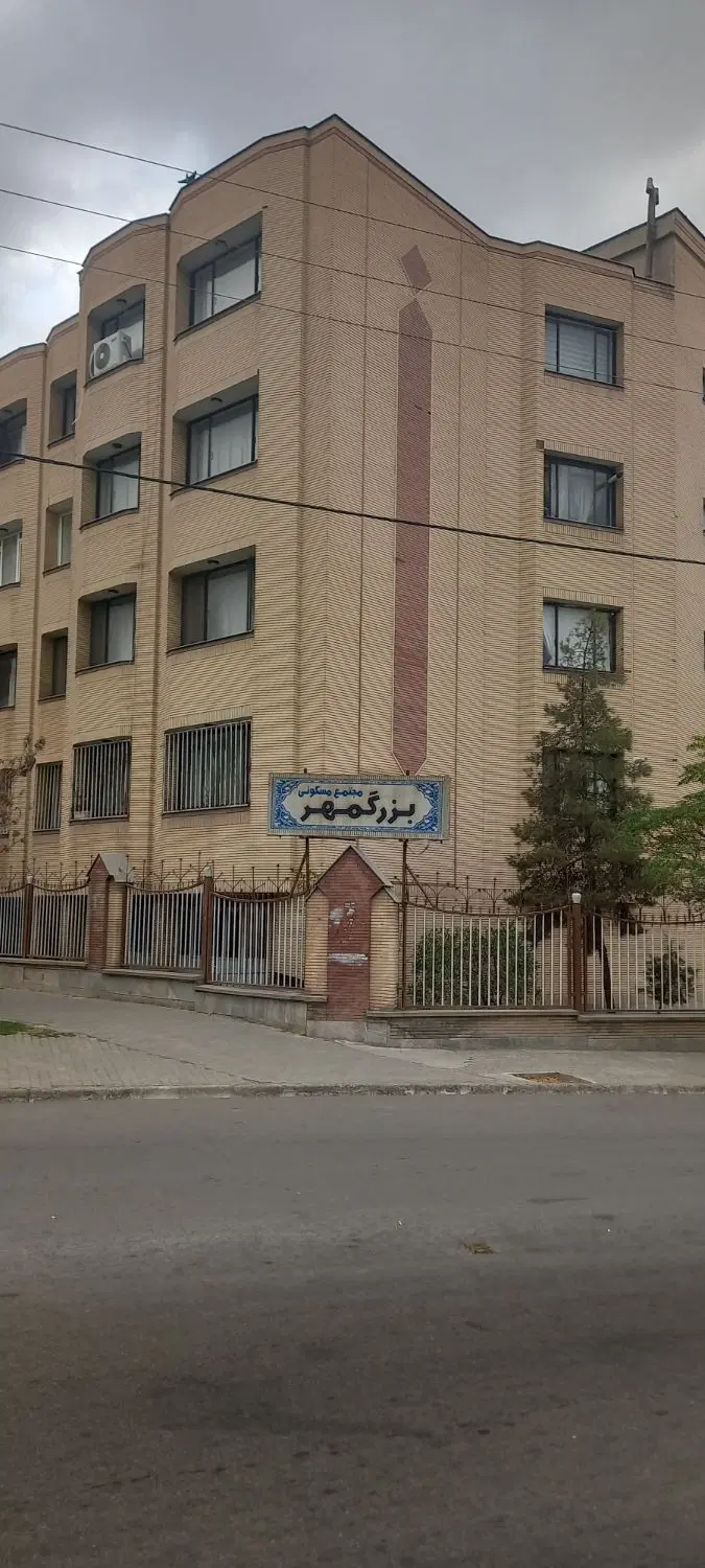مجتمع بزرگمهر. برند. حجاب