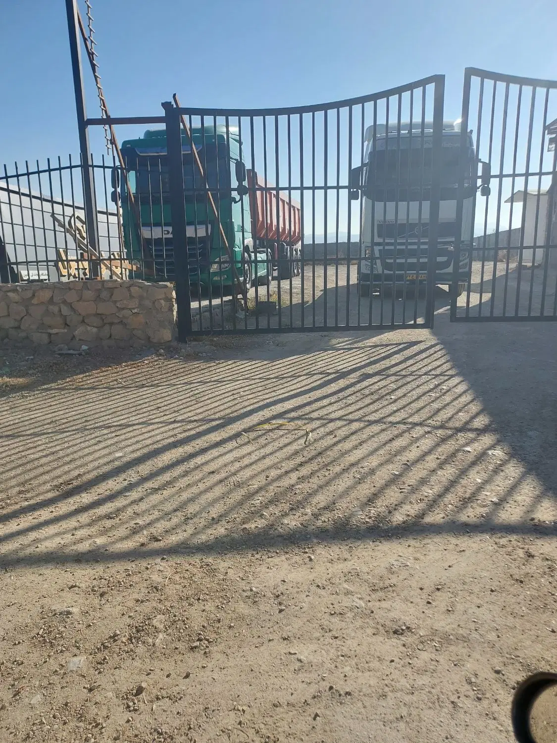 ۵۶۰متر حاشیه جاده باباامان