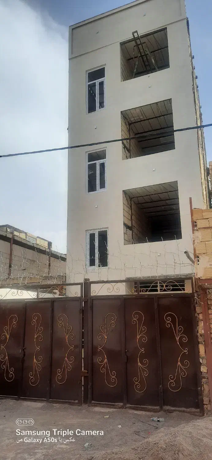 آپارتمان ۸۰ متری ، دوخوابه ، پارکینگ اختصاصی