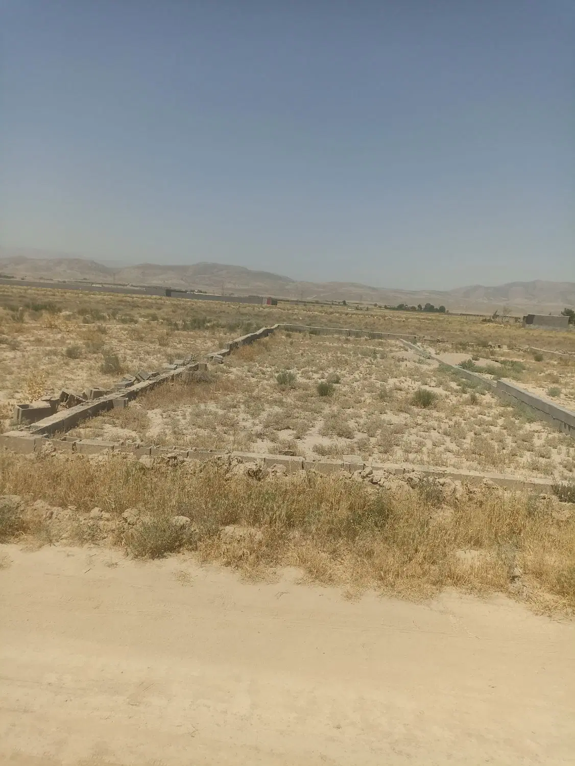 زمین باغی آذرسا