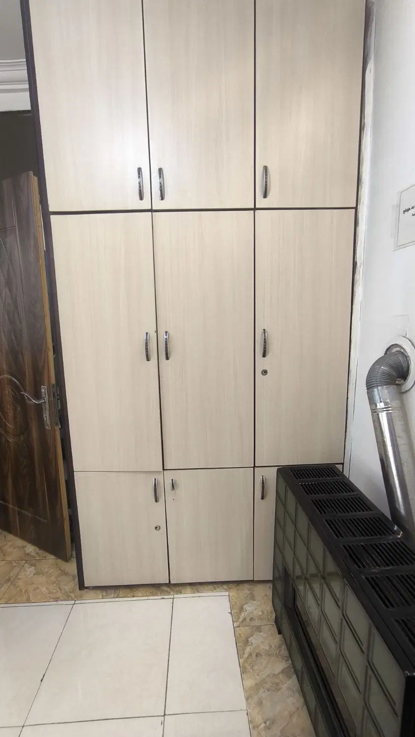 اجاره ی واحد دفتری غرق در نور بهداشتی