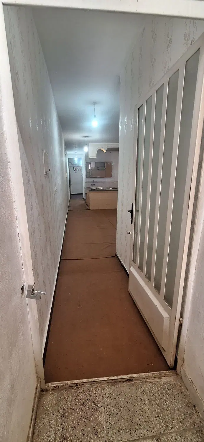 طبقه بالا پارک موتور ۲۰ گزی. موقعیت مکانی خوب
