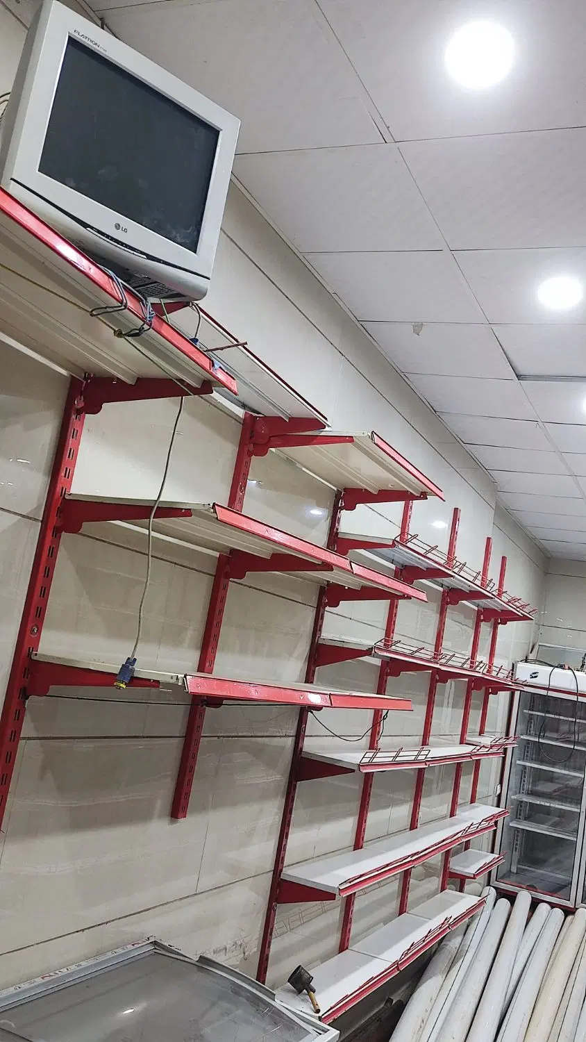 مغازه سوپر مارکتی بزرگ به متراژ 40متر