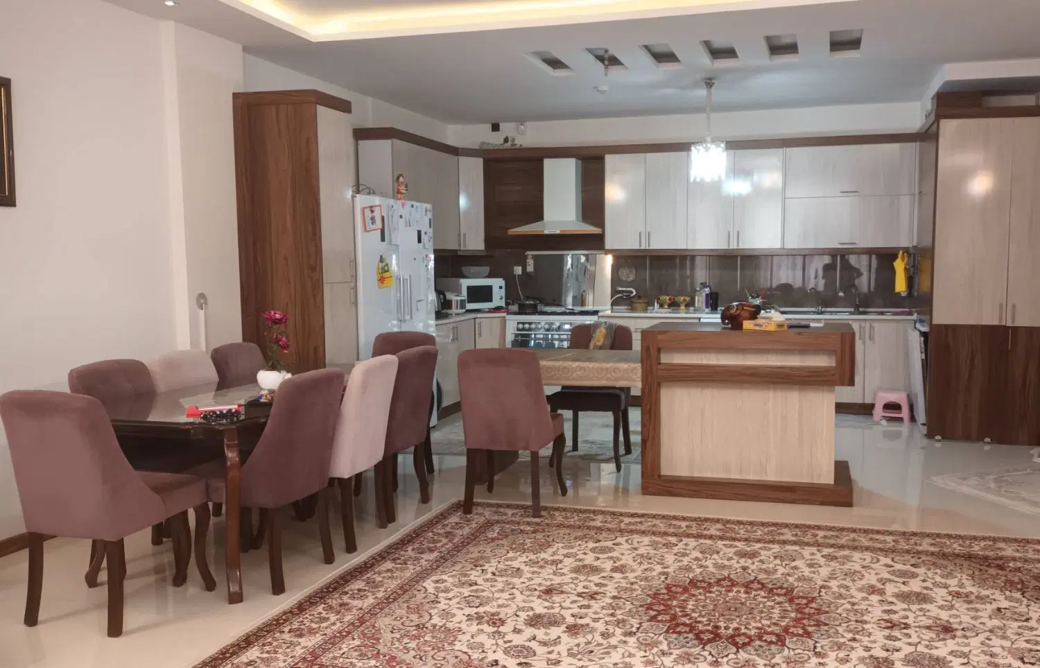 آپارتمان بسیار تمیز ۳ خواب