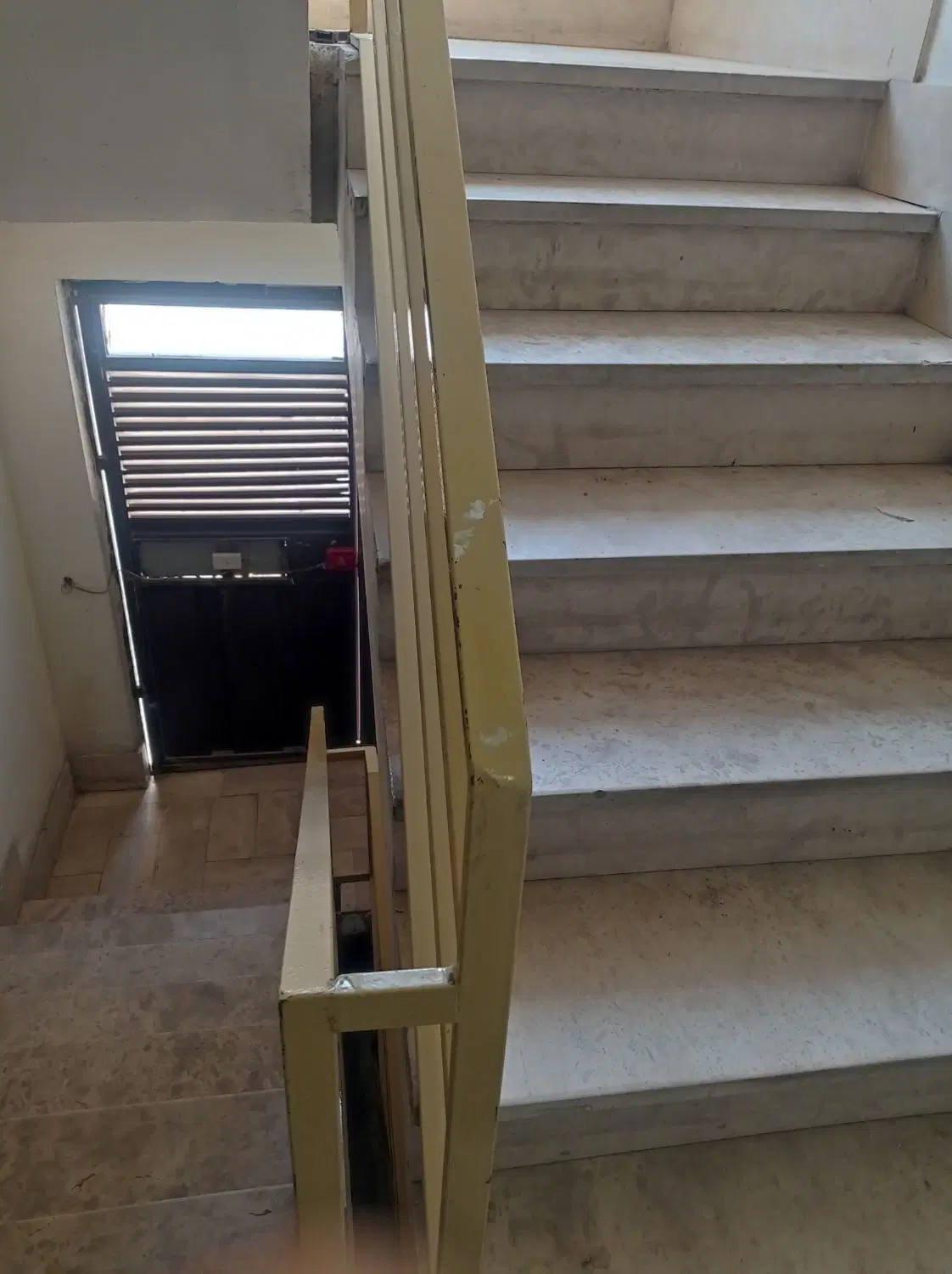 آپارتمان پارکینگ اختصاصی